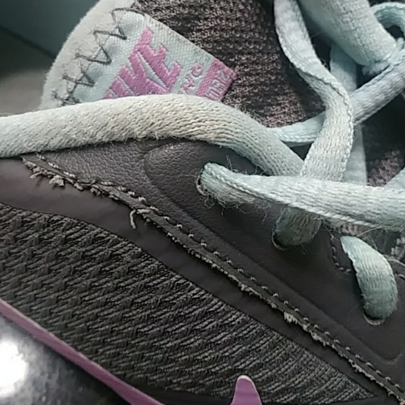 Nike training shoes - Picture 3 of 3